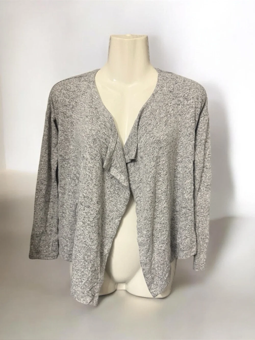 Gap Kids Gray Knit Open Front Cardigan Sweater Size Medium Fits Girls Sizes 8-9